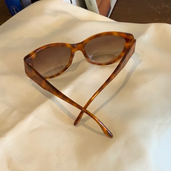 Vintage Genny tortoise shell sunglasses - Picture 8 of 12